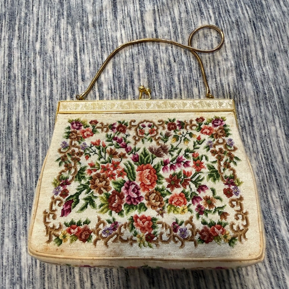 Floral Embroidered Handbag